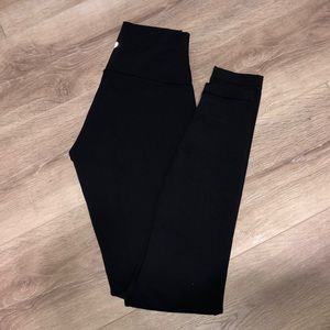 Lulu lemon wonder under leggings